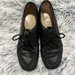 Black Women's Leather Moc Toe Lace-Up Shoes